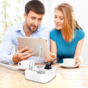 Tech-Protect PCS3X4 ilgintuvas, 3 lizdai, 2xUSB-A, 2xUSB-C 200 cm - baltas