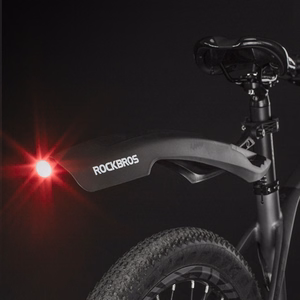 Rockbros DNB8001 purvasaugis su raudona LED lempute - juodas