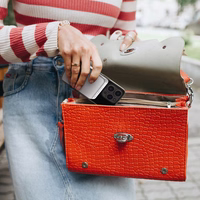 Wozinsky WLWP-10KA0Y3WS 22.5W PD Qi2 10000mAh su stovu Išorinė baterija (f) - balta