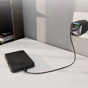 SBS Mag Power Qi2 5000 mAh išorinė baterija suderinama su MagSafe - juoda