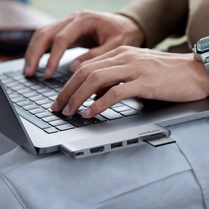 Ugreen CM380 šakotuvas 2xUSB-C - HDMI/2xUSB 3.0/SD TF/USB-C PD - pilkas