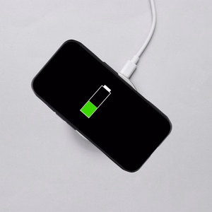 ROAR dėklas telefonui SLIM DEFENDER skirtas iPhone 15 Pro juodas
