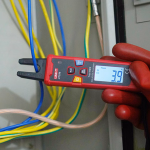 Įtampos testeris Uni-T UT256