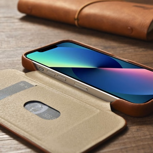 iCarer CE Oil Wax Premium odinis folio dėklas iPhone 14 Plus Magnetinis atverčiamas dėklas su MagSafe Rudas (AKI14220707-BN)