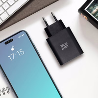BLUE STAR kelioninis įkroviklis su USB-C + USB-A lizdais PD QC4.0 3A 25W TFB-TC-25WPD juodas
