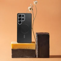 GENTLEMAN MAG COVER Dėklas telefonui, suderinamas su MagSafe SAMSUNG A36, juodas