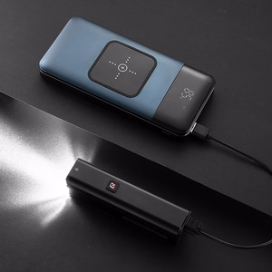Rockbros 24610002001 priekinis dviračio žibintas 1000 lm + USB-C - USB-A laidas - juodas