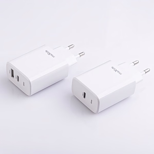 "Maxlife MXTC-10-20AC PD QC įkroviklis 1x USB-C 1x USB 20W baltas