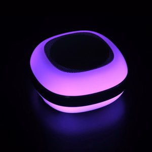 Nešiojamas garsiakalbis su Bluetooth, radijo ir spalvingomis LED lemputėmis