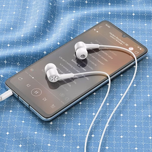 HOCO laidinės ausinės Jack 3,5 mm su mikrofonu M104 baltos