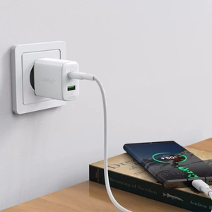 Acefast sieninis įkroviklis USB Type C / USB 20W, PPS, PD, QC 3.0, AFC, FCP baltas (A25 baltas)