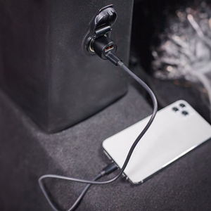 "Maxlife MXCC-04 PD QC automobilinis įkroviklis 1x USB-C 1x USB 20W juodas