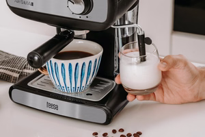 Pusiau automatinis kavos aparatas TEESA AROMA 400