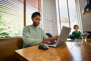 HP 700 įkraunama belaidė pelė