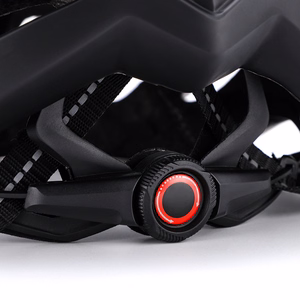 Wozinsky MTB велосипедный шлем со съемным козырьком и задним USB-фонарем L - черный