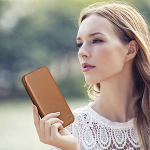iCarer CE Premium odinis folio dėklas iPhone 14 Plus su MagSafe magnetiniu flipu - brūdas