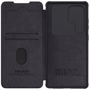 Nillkin Qin Pro dėklas telefonui Samsung Galaxy S25 Ultra su atvartu ir kameros dangteliu - Juodas
