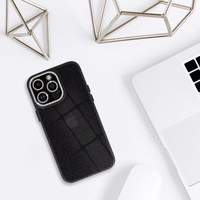 Dėklas fotoaparatui Iphone 13 Pro su skystais blizgučiais - juodas