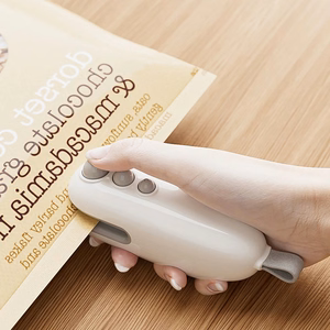 Portable bag sealer Reach PackSeal