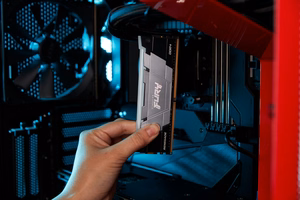 Kingston Technology FURY 16GB 4266MT/s DDR4 CL19 DIMM (2 vnt. rinkinys) Renegade RGB