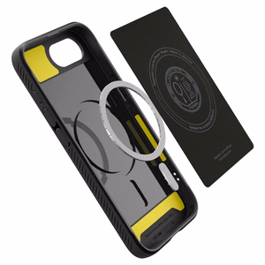 Чехол Spigen Rugged Armor MagSafe для iPhone 16e / 17e - чёрный
