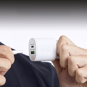 SBS TETRPD20W 20W USB-A USB-C sieninis įkroviklis su Power Delivery - baltas