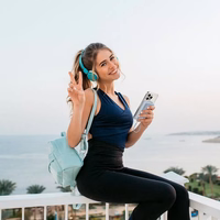 Išorinė baterija VEGER 20000 mAh su įmontuotais kabeliais Type C / Lightning PD QC3.0 35W K2 (W2068) juoda