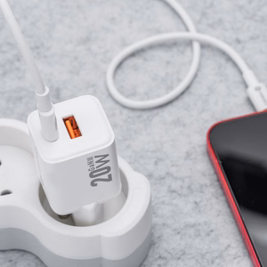 FORCELL F-ENERGY Mini GaN III VT-35A kelioninis įkroviklis su 1 x Type C + 1x USB A lizdais, PD QC4.0 20W baltas
