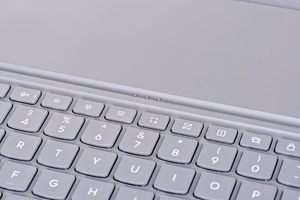 Lenovo Idea Tab Plus dėklas su klaviatūra, Luna Grey, JAV anglų kalbos klaviatūros išdėstymas (US-EN1)