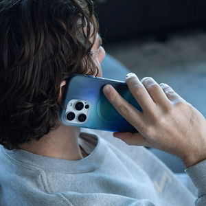 Incase Halo Case dėklas su MagSafe, skirtas iPhone 16 Pro Max, „Oil Slick Ocean“ spalvos