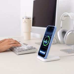 Tech-Protect MagOne CC MagSafe dėklas su 2 grūdintais stiklais, skirtas iPhone 18 Pro Max / 17 Pro Max, skaidrus mėlynas