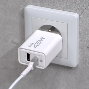 Blavec sieninis įkroviklis BC-5 GaN - USB + Type C - PD QC 45W 3A (TCBC5G-UCW453A) baltas