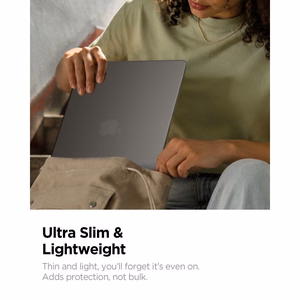 Spigen AirSkin dėklas, skirtas MacBook Air 13" 2023 / 2024 / 2025 / 2026 – pusiau skaidrus