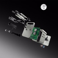 Universalus kelioninis adapteris su USB-A ir 2x USB-C P