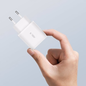 Tech-Protect C20W USB-C PD 20W / USB-A QC 3.0 įkroviklis su USB-C / USB-C kabeliu - baltas