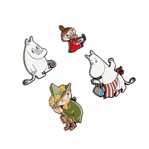 Moomins 4 prisegamų ženkliukų drabužiams ar kuprinei rinkinys