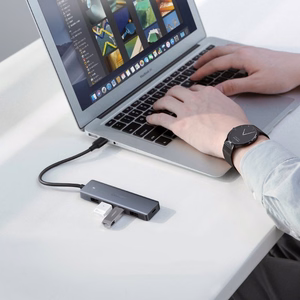 Ugreen USB Type C Šakotuvas - 4x USB 3.2 Gen 1 su USB-C maitinimo prievadu pilkas (CM219 70336)