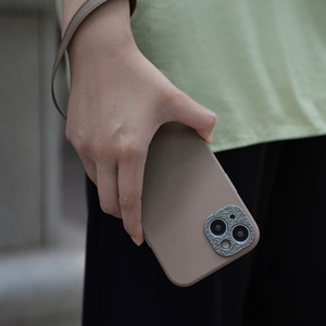 Moshi Napa MagSafe aukštos kokybės veganiškos odos dėklas, skirtas iPhone 15 Plus, „Woodsmoke Brown“ spalvos