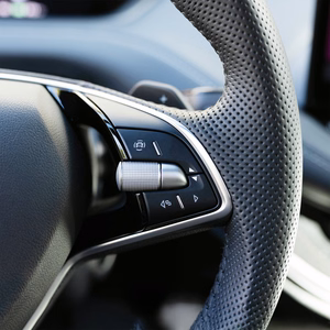 Automobilinis radijas Kruger&Matz KM2018 su ištraukiamu 7 colių ekranu, CarPlay/Android Auto