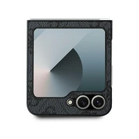Guess Odinis 4G Metalinis Logotipas Dėklas telefonui Samsung Galaxy Z Flip 6 - Juoda