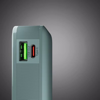 Išorinė baterija SBS 10000 mAh 20W su įmontuotu USB-C kabeliu ir skaitmenine indikacija - pilka