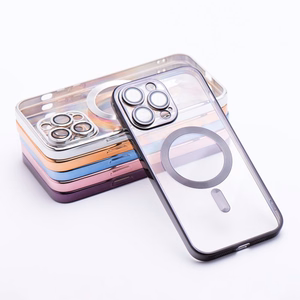 „Electro Mag Cover“ dėklas, skirtas „iPhone 17 Pro / 18 Pro“, suderinamas su „MagSafe“ – juodas