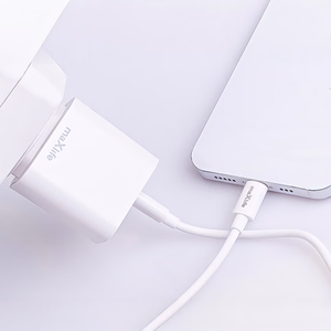 "Maxlife MXTC-06-20AC PD QC įkroviklis 1x USB-C 1x USB 20W baltas + USB-C - USB-C kabelis 20W