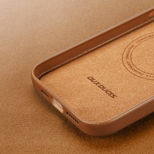 Dux Ducis Grit odinis dėklas iPhone 14 Plus Elegantiškas dirbtinės odos dėklas (MagSafe suderinamas) Rudas
