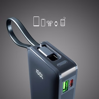 Išorinė baterija SBS 10000 mAh 20W su įmontuotu USB-C kabeliu ir skaitmenine indikacija - tamsiai pilka