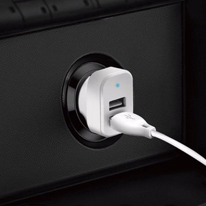 Įkroviklis automobilinis Dudao R7 (2xUSB; 2.4A) + 3in1 laidas lightning+micro+type-C baltas