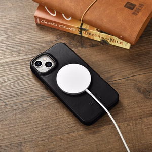 iCarer CE Oil Wax Premium odinis folio dėklas iPhone 14 Plus Magnetinis atverčiamas dėklas su MagSafe Juodas (AKI14220707-BK)