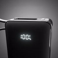Išorinė baterija SBS 10000 mAh 20W su įmontuotu USB-C kabeliu ir skaitmenine indikacija - juoda