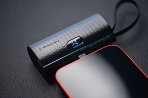 Išorinė baterija Forcell F-Energy Power Plug F5K3 PD 20W 5000 mAh su įmontuotu jungtimi Lightning juoda