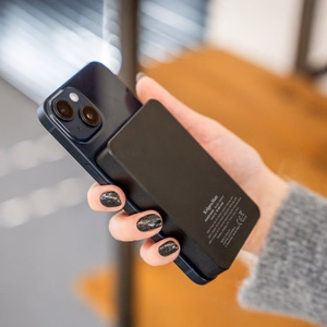 Krüger&Matz magnetinė belaidė išorinė baterija, 10000 mAh, juoda
